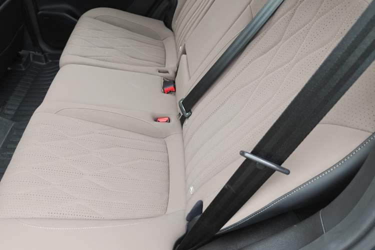 Used Chery Fengyun T8 2025 1.5T 130km Deluxe Version 5 Seats