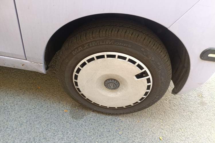 Used Chery QQ Ice Cream 2025 155km Sundae Edition Right Front Wheel Hub