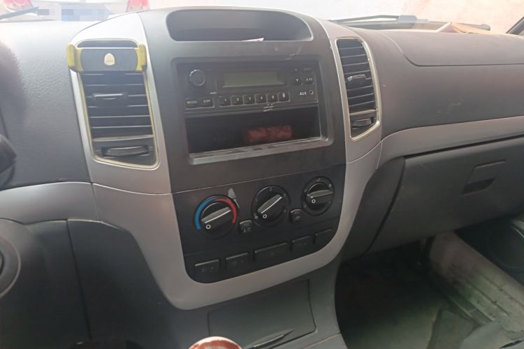 Used Foton Scenic 2014 2.0L Express Classic Short-Wheelbase Low-Roof 4Q20M
