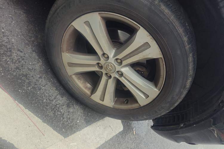 Used Toyota Highlander 2009 3.5L 4x4 7-Seater Luxury Edition Right Front Wheel Hub