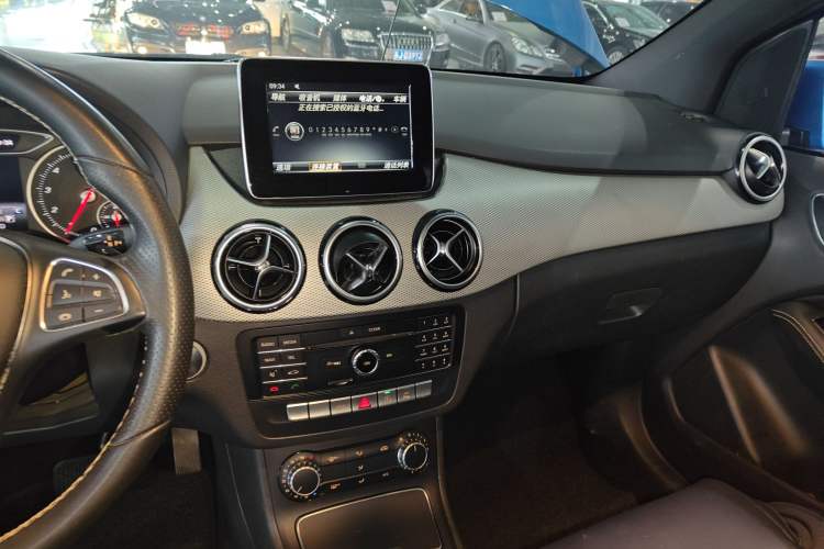 Used Mercedes-Benz B-Class 2015 B 200 Sport Edition Audio And AC Panel
