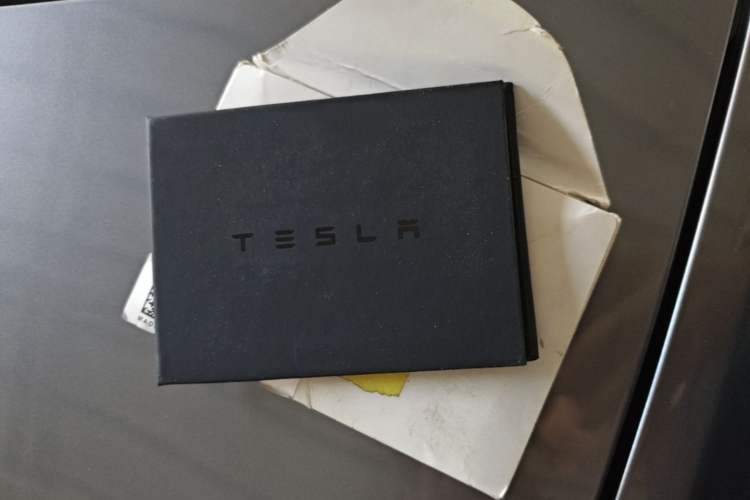 Used Tesla Model Y 2025 Rear-Wheel Drive First Edition Vehicle Key