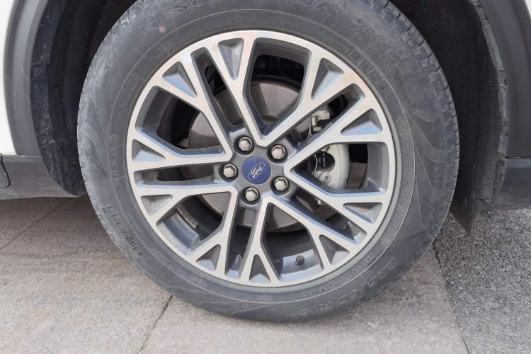 Used Ford Escape 2020 EcoBoost 245 Two-Wheel-Drive Titanium Edition
