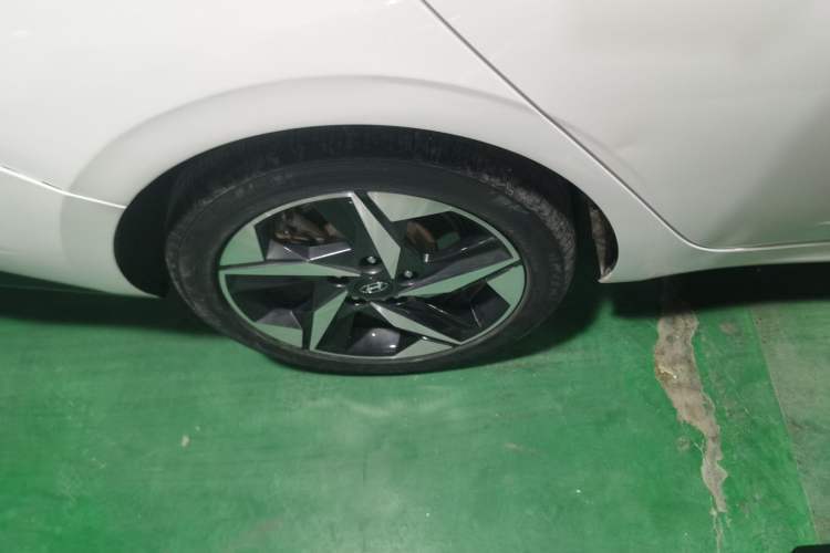 Used Hyundai Elantra 2022 1.5L CVT LUX Prestige Edition Right Rear Wheel Hub