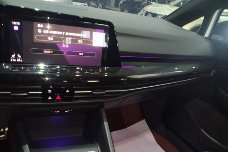 Used Volkswagen Golf 2021 280TSI DSG R-Line Audio And AC Panel