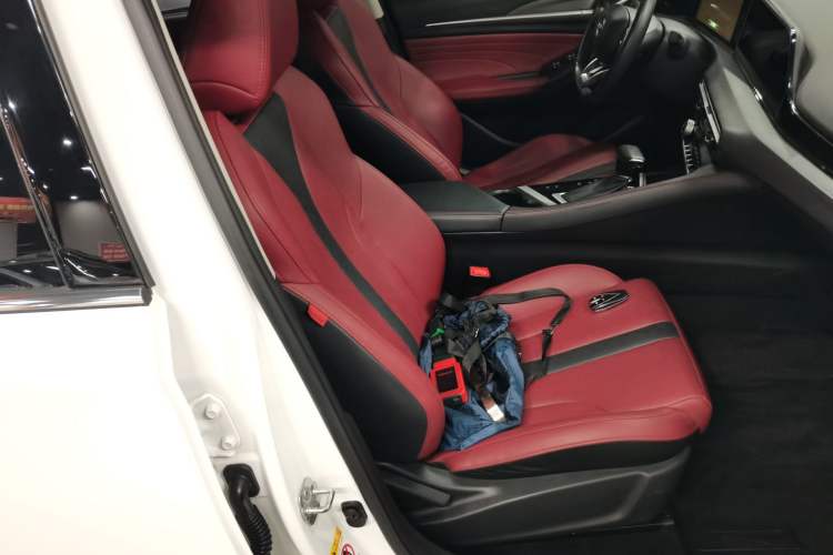 Used CHANGAN Eado 2021 PLUS Blue Whale NE 1.4T GDI DCT Flagship Model Right Front Seat