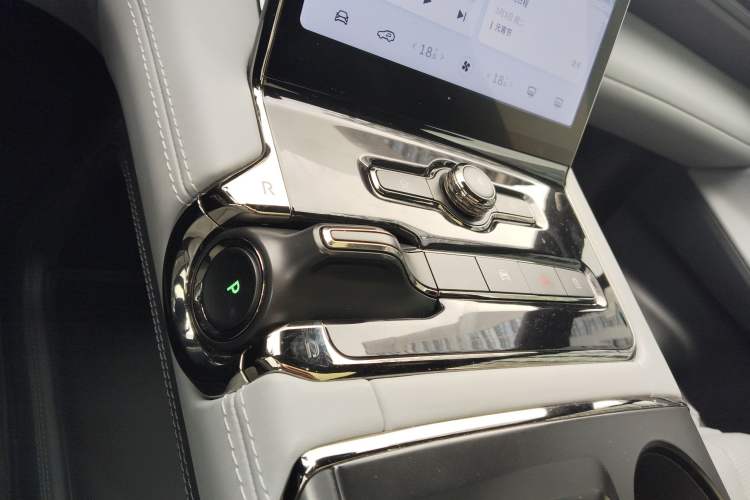 Used Nio ES8 2020 580 km Range Signature Edition Six-Seater Version
