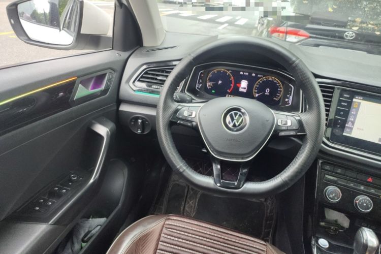 Used Volkswagen T-ROC 2021 280TSI DSG Two-Wheel Drive Comfort Connect Edition