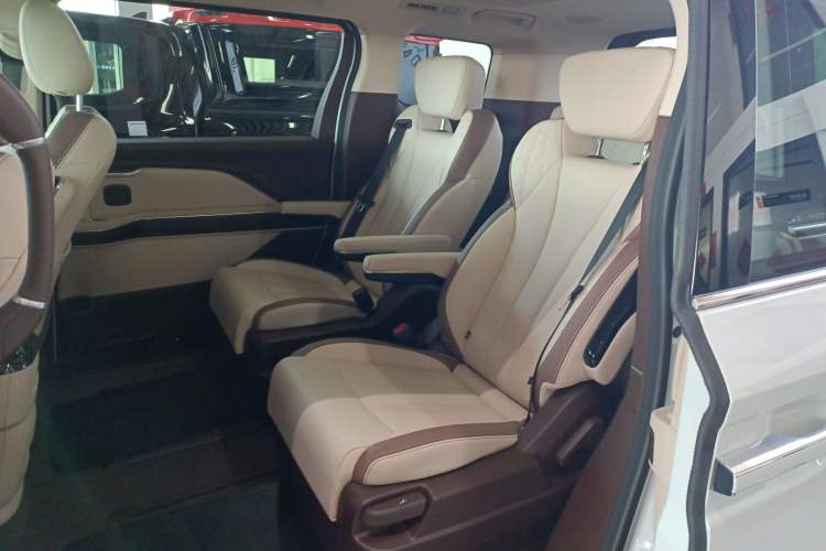 Used Bestune M9 2023 2.0T Prestige Edition