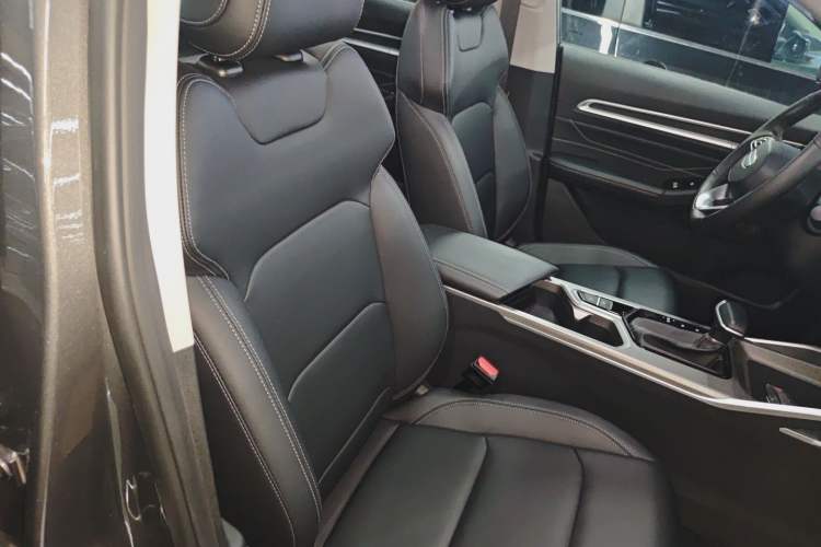 Used Geely Auto Emgrand 2025 4th Generation 1.5L CVT Luxury Version
