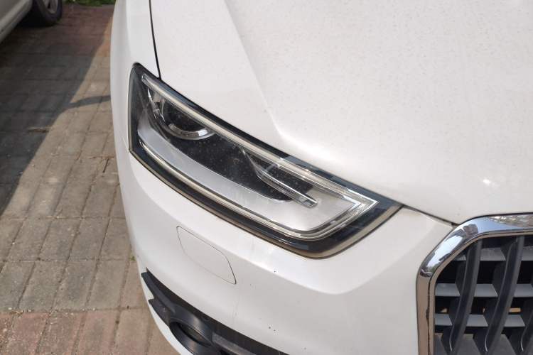 Used Audi Q3 2015 35 TFSI Comfort Model Right Front Headlight