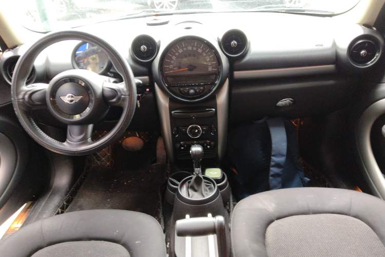 Used MINI Countryman 2014 1.6L ONE Center Console