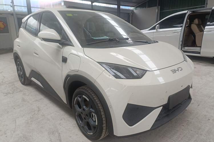 Used BYD Seagull 2025 Smart Drive Version 305 km Freedom Edition Front Right 45 Deg