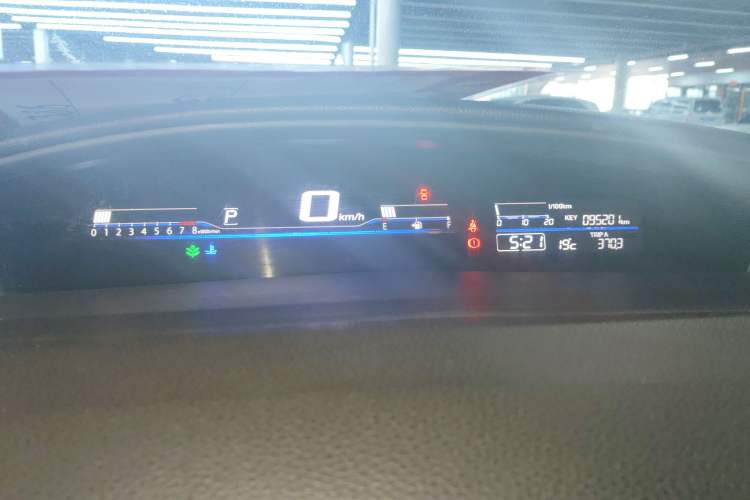 Used Honda Jade 2014 1.8L CVT Luxury Edition 5 seats
