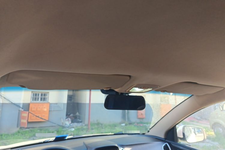 Used Baojun 560 2015 1.8L manual Comfort trim level
