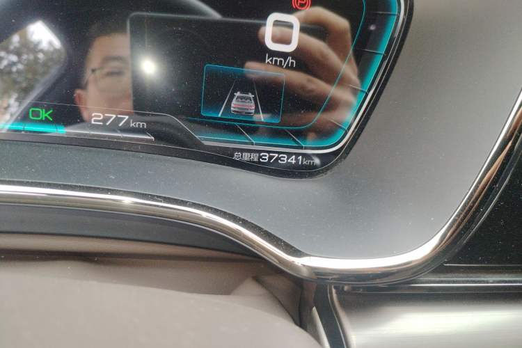 Used BYD Han 2021 EV Standard Range Luxury Model Odometer Close Up