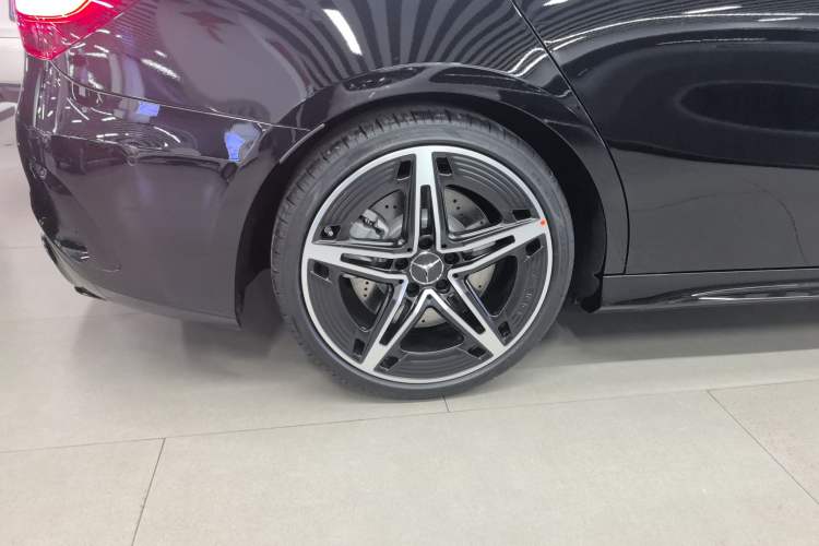 Used Mercedes-Benz A-AMG 2025-Year Restyled AMG A 35 L 4MATIC