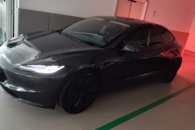 Used Tesla Model 3 2025 Rear-Wheel-Drive Version