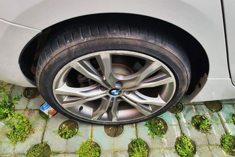 Used BMW 1 Series 2018 120i Design Package Model Right Rear Wheel Hub