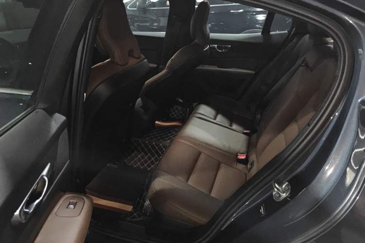 Used Volvo S60 2023 B4 Zhiyuan Luxury Edition
