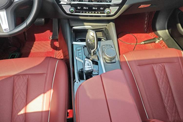 Used BMW 5 Series 2023 530Li Leading Model M Sport Package Gear Lever