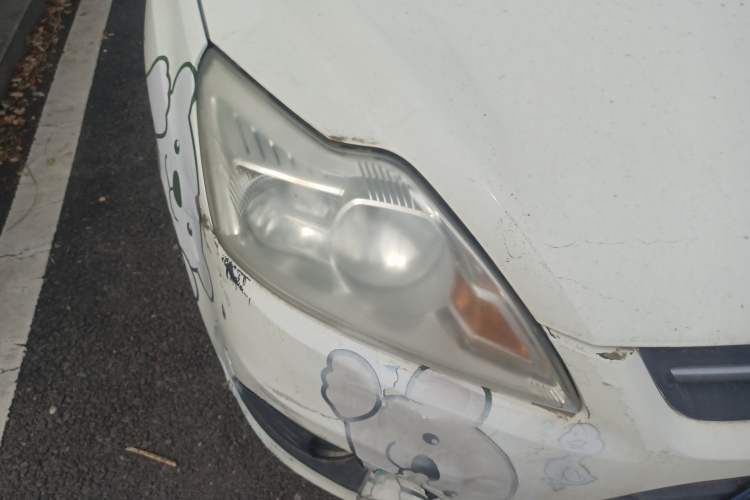 Used Ford Focus 2013 Sedan Classic 1.8L Automatic Millionth Anniversary Edition Right Front Headlight