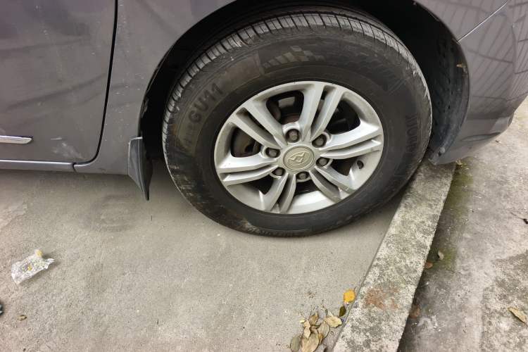 Used SAIC MAXUS G10 2014 2.0T Automatic Elite Edition