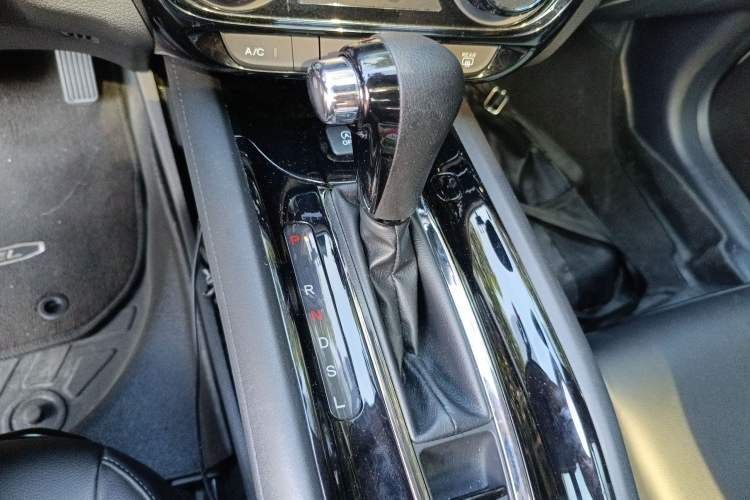 Used Honda Vezel 2022 1.5L CVT Phantom Night Pioneer Edition
