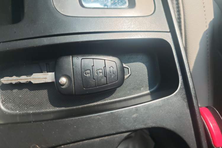 Used Bestune X80 2015 2.0L automatic comfort version
