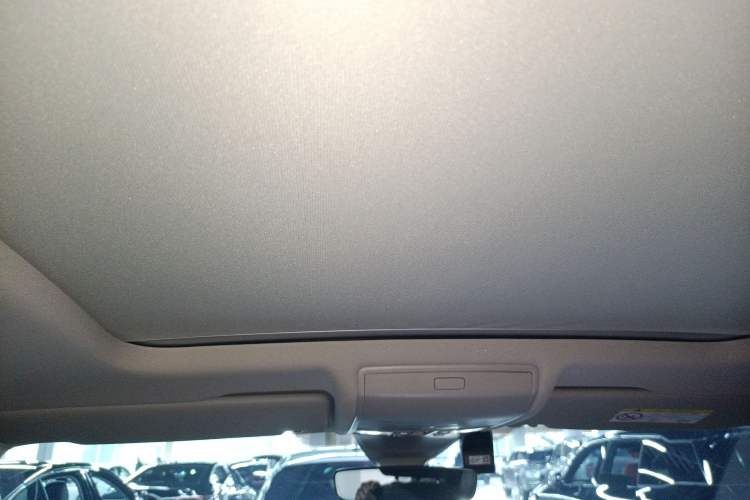 Used Volkswagen Tiguan L 2023 Facelifted 380TSI Automatic All-Wheel Drive R-Line Plus Version 7-Seater