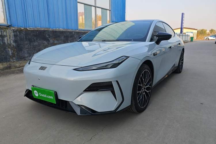 Used Geely Galaxy E8 2024 620 km All-Wheel-Drive Starship Performance Edition