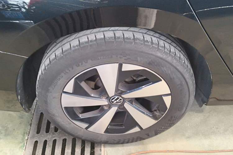 Used Volkswagen Magotan 2024 380TSI DSG Prestige Edition Right Rear Wheel Hub