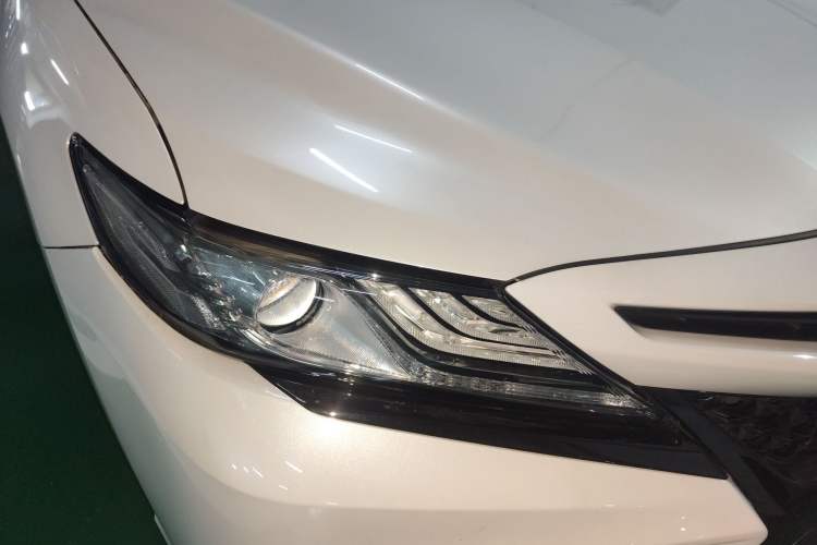 Used Toyota Camry 2019 Dual-Engine 2.5HS FENGSHANG Edition China VI Standard