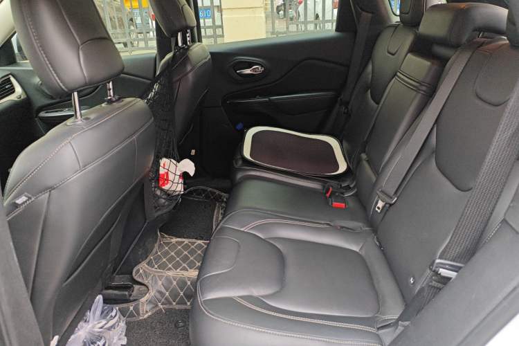 Used Jeep Cherokee 2017 2.4L Leading Edition