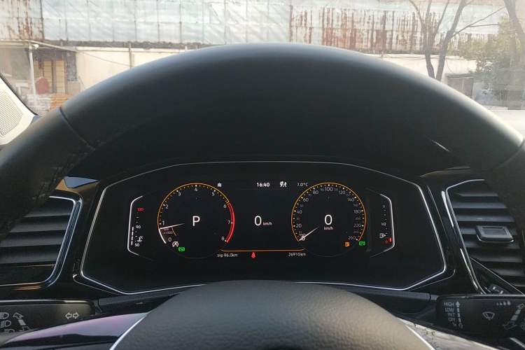 Used Volkswagen T-ROC 2021 280TSI DSG Two-Wheel Drive Comfort Connect Edition