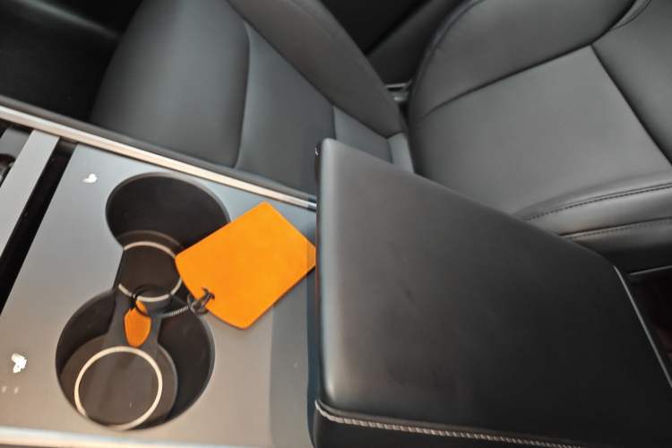 Used Tesla Model Y 2023 Rear-Wheel-Drive Version