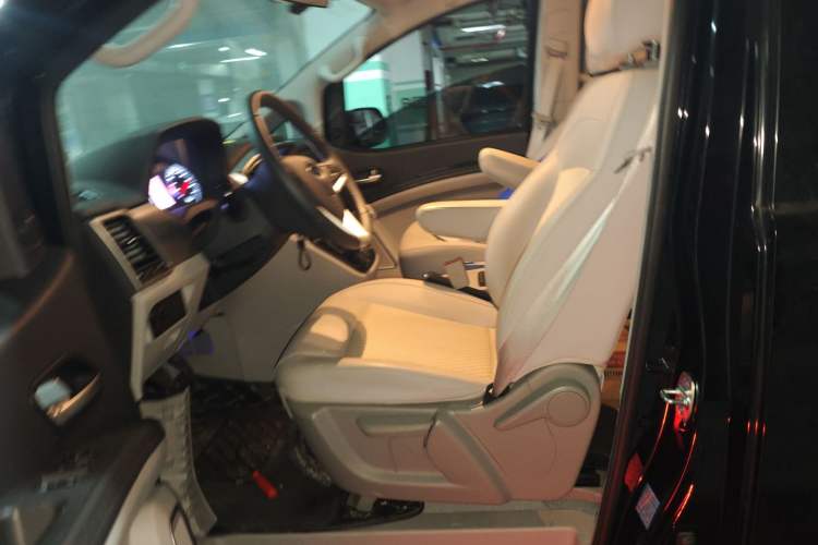 Used JAC Refine M4 2021 2.0L Manual Business Edition
