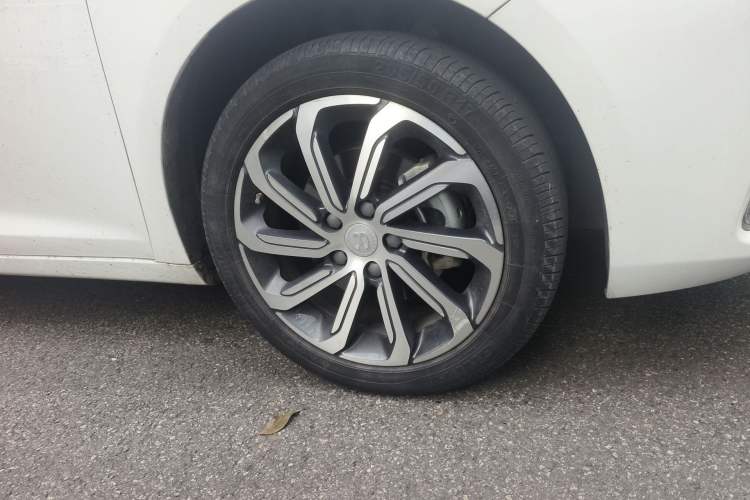 Used Geely Auto Emgrand GL 2021 UP 1.4T CVT Luxury Edition Right Front Wheel Hub