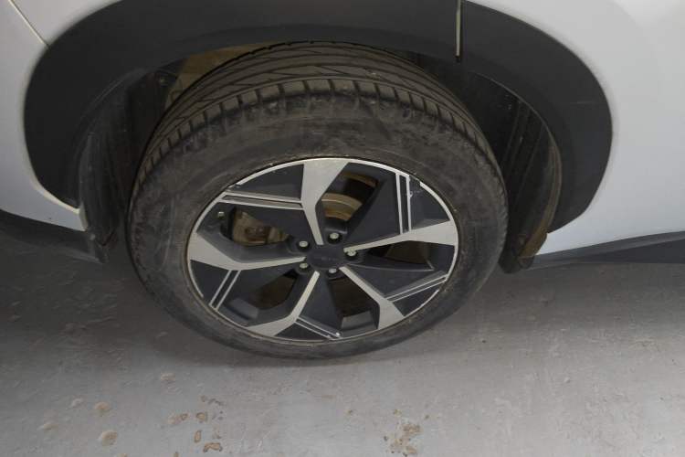 Used AION V 2024 Plus 70 Smart Edition Ternary Lithium Right Rear Wheel Hub