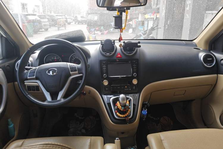 Used Haval H6 2011 2.0L Manual Two-Wheel Drive Urban Version
