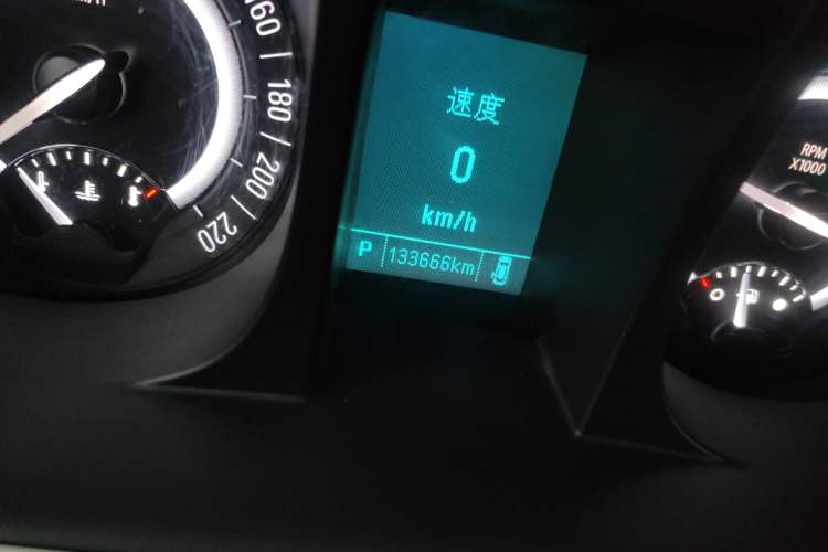 Used Buick GL8 2018 28T Luxury Model China VI Standard