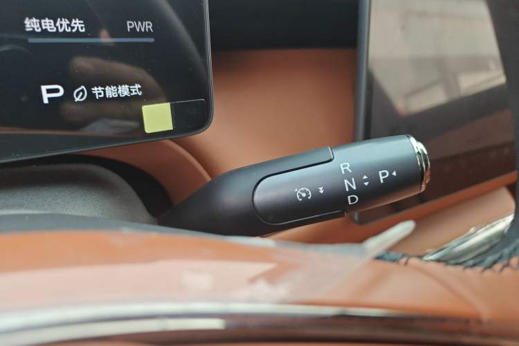 Used GAC Trumpchi Xiangwang S7 2025 180km Ultra All-Wheel Drive LiDAR Edition Gear Lever