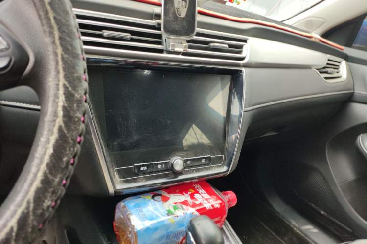 Used Roewe i5 2020 1.5L Automatic 4G Connect Luxury Flagship Edition
