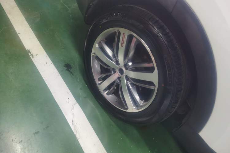 Used Haval H6 2017 Red Label 2.0T Automatic Two-Wheel Drive ZhiShang Model Right Rear Wheel Hub