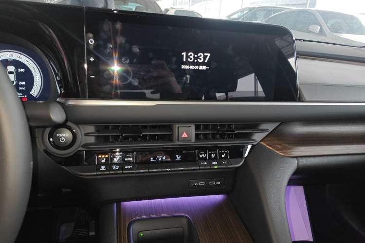 Used Toyota Crown 2024 2.5L Ultimate Edition
