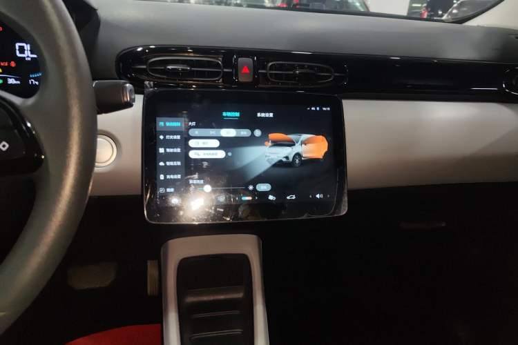 Used Leapmotor T03 2023 310 Lite Edition Audio And AC Panel