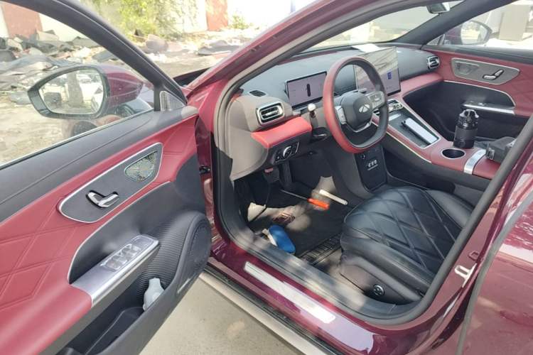 Used Chery Fulwin A9L 2025 Model, Four-Wheel Drive High-Energy Peak Edition Driver Seat