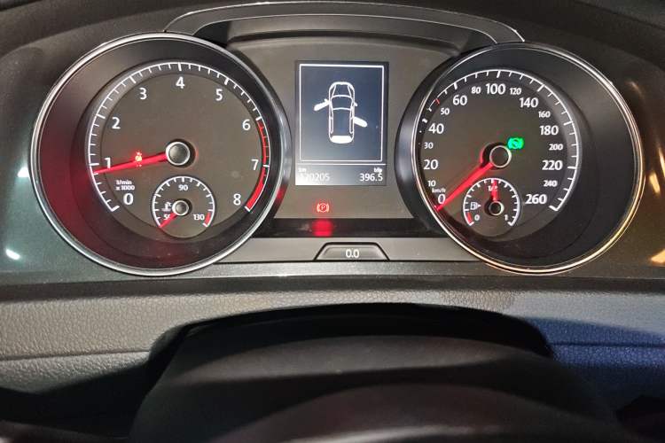 Used Volkswagen Golf 2017 1.6L Automatic Comfort Million-Vehicle Anniversary Edition
