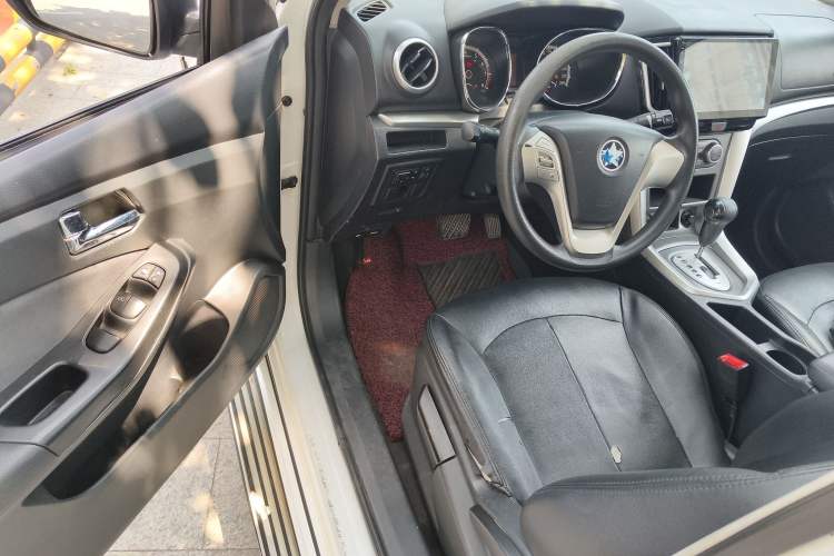 Used Venucia T70 2015 2.0L CVT Smart Edition Driver Seat