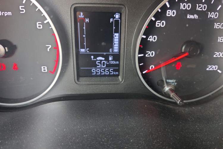 Used Kia Pegas 2017 1.4L Manual Fashion Edition Smart Odometer Close Up